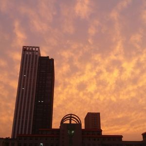 淫荡妈妈口交黑人阳具视频
